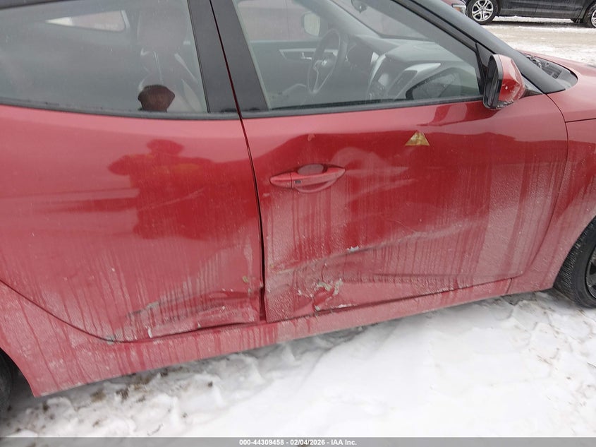 2012 Hyundai Veloster VIN KMHTC6AD0CU032237 IAAI salvage auction — RIGHT SIDE, Salvage Title, sold $825 on 2026-07-14 (photo 6)