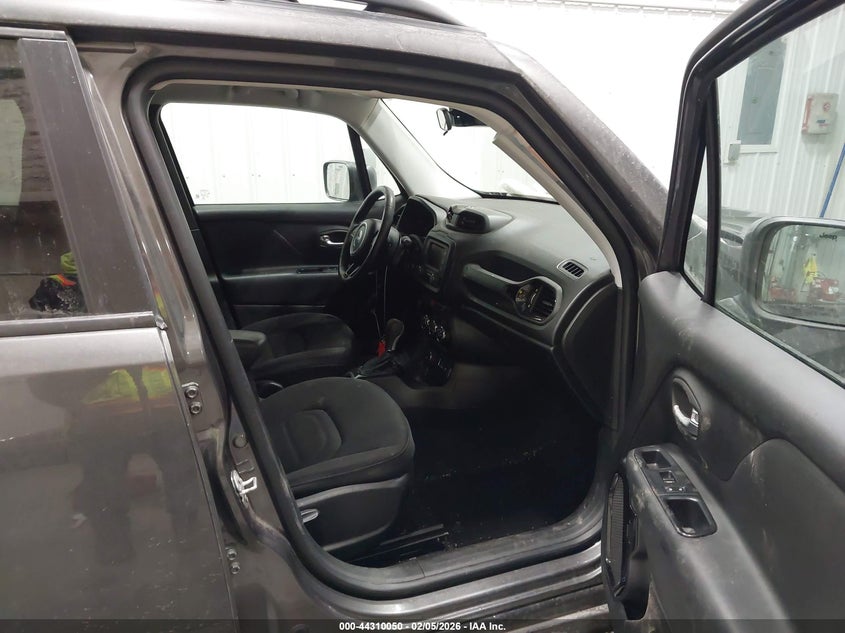 2017 Jeep Renegade VIN ZACCJBBB7HPG27806 IAAI salvage auction — LEFT FRONT, Salvage Title, sold $1,200 on 2026-08-08 (photo 5)