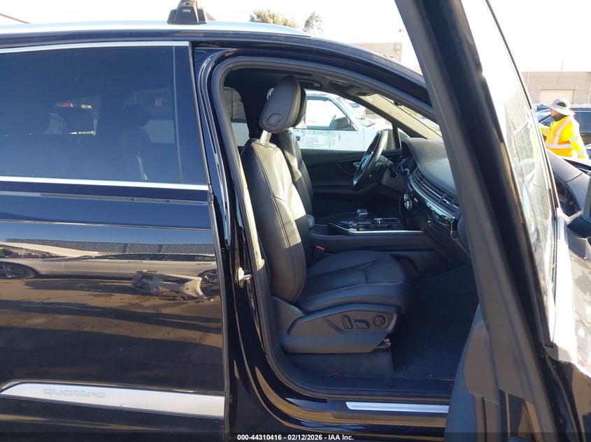 2017 Audi Q7 VIN WA1LAAF79HD024249 IAAI salvage auction — REAR END, Salvage Title, sold $4,300 on 2026-07-06 (photo 5)