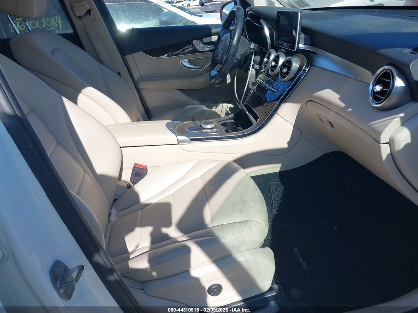 2019 Mercedes-benz Glc VIN WDC0G5EB0KF611580 IAAI salvage auction — FRONT END, Salvage Title, sold $11,800 on 2026-08-11 (photo 5)