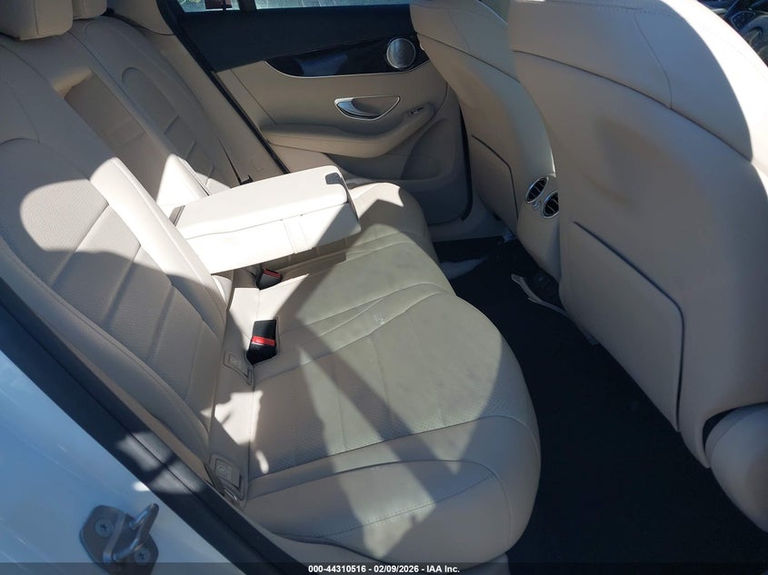 2019 Mercedes-benz Glc VIN WDC0G5EB0KF611580 IAAI salvage auction — FRONT END, Salvage Title, sold $11,800 on 2026-08-11 (photo 8)