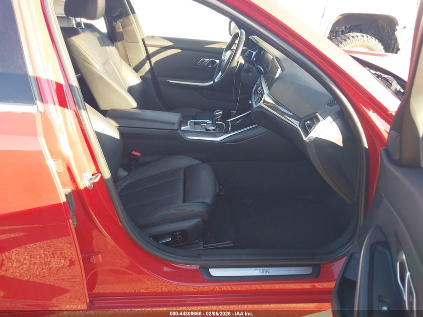 2020 BMW 3er VIN WBA5R1C05LFH46295 IAAI salvage auction — FRONT END, Salvage Title, sold $9,800 on 2026-08-15 (photo 5)