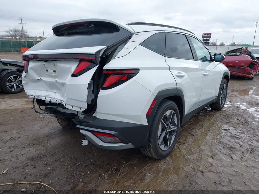 2025 Hyundai Tucson VIN 3KMJB3DE1SE017676 IAAI salvage auction — REAR END, Salvage (Kansas), sold $10,025 on 2026-07-31 (photo 4)