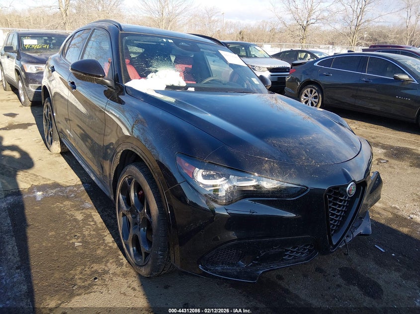 2025 Alfa romeo Stelvio VIN ZASPAKAN1S7D95342 IAAI salvage auction — LEFT FRONT, Salvage (New Jersey), sold $13,075 on 2026-07-30 (photo 1)