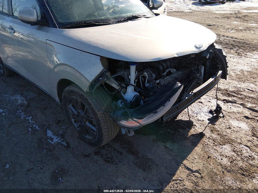 2020 Kia Soul VIN KNDJ33AU5L7096735 IAAI salvage auction — FRONT END, Salvage Title, sold $2,150 on 2026-07-28 (photo 6)