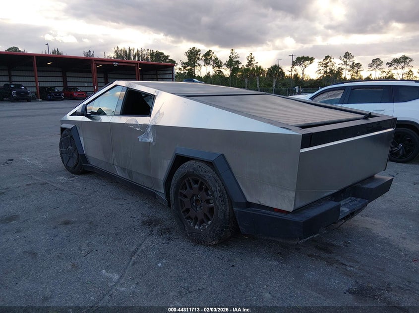 2024 Tesla Cybertruck VIN 7G2CEHEE1RA035317 IAAI salvage auction — ELECTRICAL, Salvage Title, sold $42,475 on 2026-07-20 (photo 3)