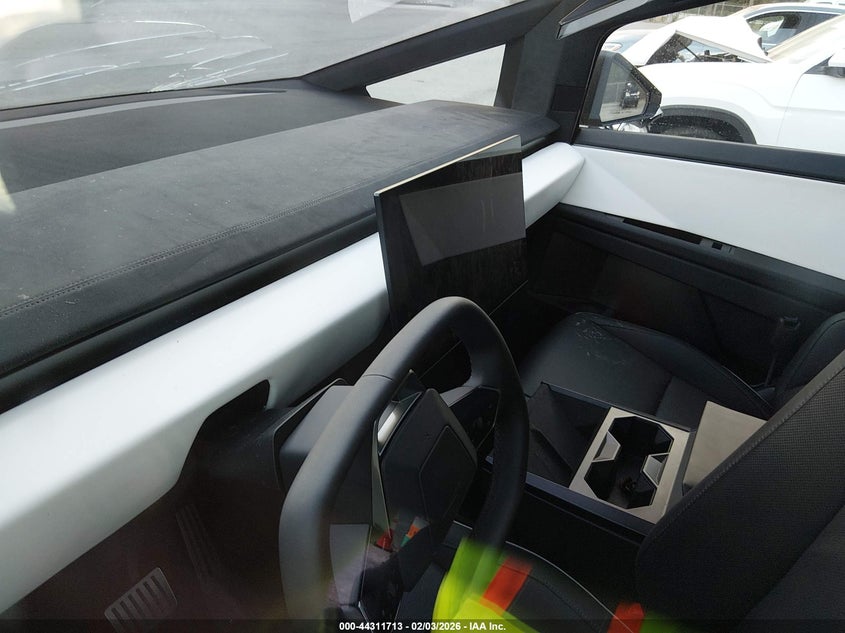 2024 Tesla Cybertruck VIN 7G2CEHEE1RA035317 IAAI salvage auction — ELECTRICAL, Salvage Title, sold $42,475 on 2026-07-20 (photo 7)