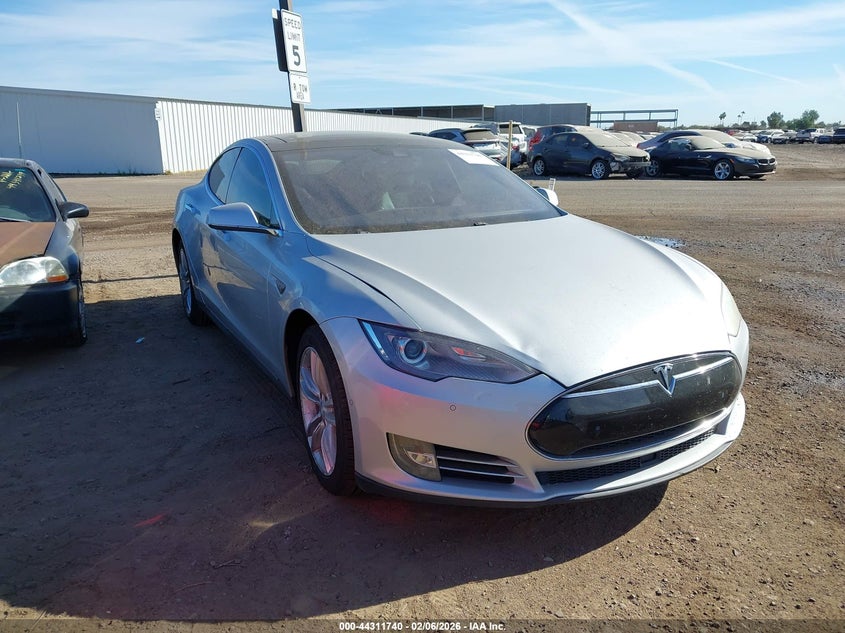 2015 Tesla Model s VIN 5YJSA1H45FF081140 IAAI salvage auction — NORMAL WEAR, Salvage Title, sold $3,150 on 2026-07-14 (photo 1)