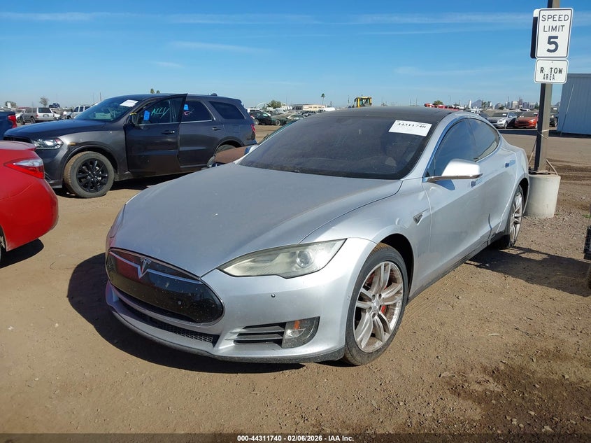 2015 Tesla Model s VIN 5YJSA1H45FF081140 IAAI salvage auction — NORMAL WEAR, Salvage Title, sold $3,150 on 2026-07-14 (photo 2)