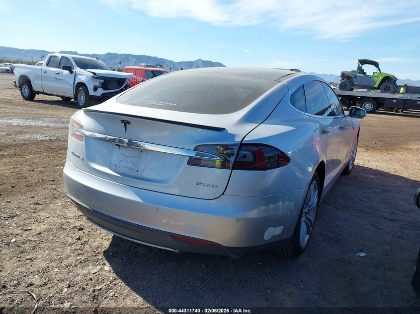 2015 Tesla Model s VIN 5YJSA1H45FF081140 IAAI salvage auction — NORMAL WEAR, Salvage Title, sold $3,150 on 2026-07-14 (photo 4)