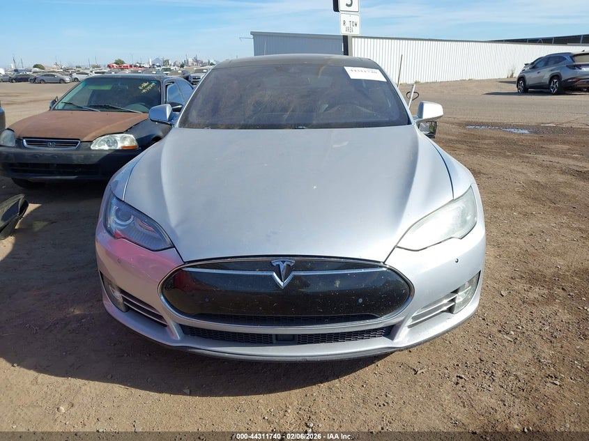 2015 Tesla Model s VIN 5YJSA1H45FF081140 IAAI salvage auction — NORMAL WEAR, Salvage Title, sold $3,150 on 2026-07-14 (photo 6)