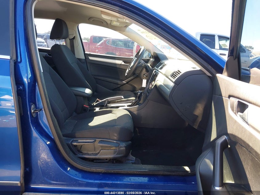 2016 Volkswagen Passat VIN 1VWAT7A30GC038217 IAAI salvage auction — RIGHT FRONT, Salvage (Arizona), sold $750 on 2026-08-06 (photo 5)