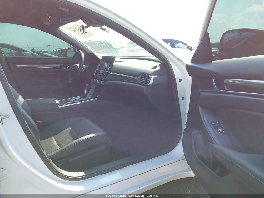 2020 Honda Accord VIN 1HGCV1F38LA018252 IAAI salvage auction — THEFT, Rebuildable (Florida), sold $10,500 on 2026-09-04 (photo 5)