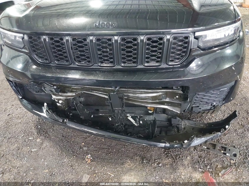 2023 Jeep Grand cherokee VIN 1C4RJKAG2P8872185 IAAI salvage auction — FRONT END, Salvage (Virginia), sold $10,300 on 2026-07-30 (photo 6)