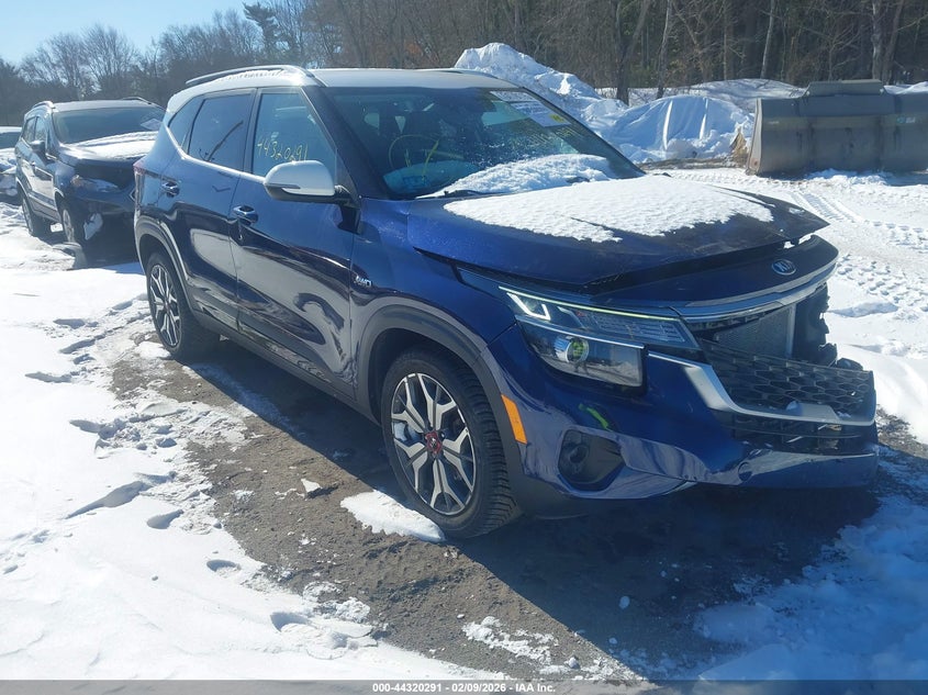 2021 Kia Seltos VIN KNDEUCA2XM7140470 IAAI salvage auction — FRONT END, Salvage Title, sold $2,400 on 2026-07-21 (photo 1)