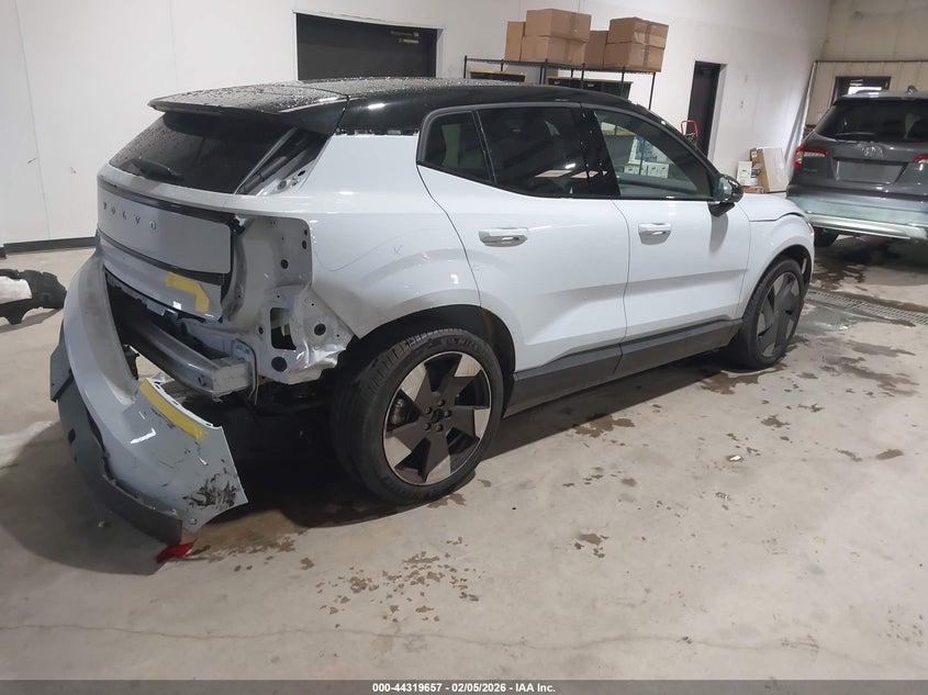 2025 Volvo Ex30 VIN YV4EK3ZL4SS147781 IAAI salvage auction — REAR END, Salvage Title, sold $15,600 on 2026-07-30 (photo 4)