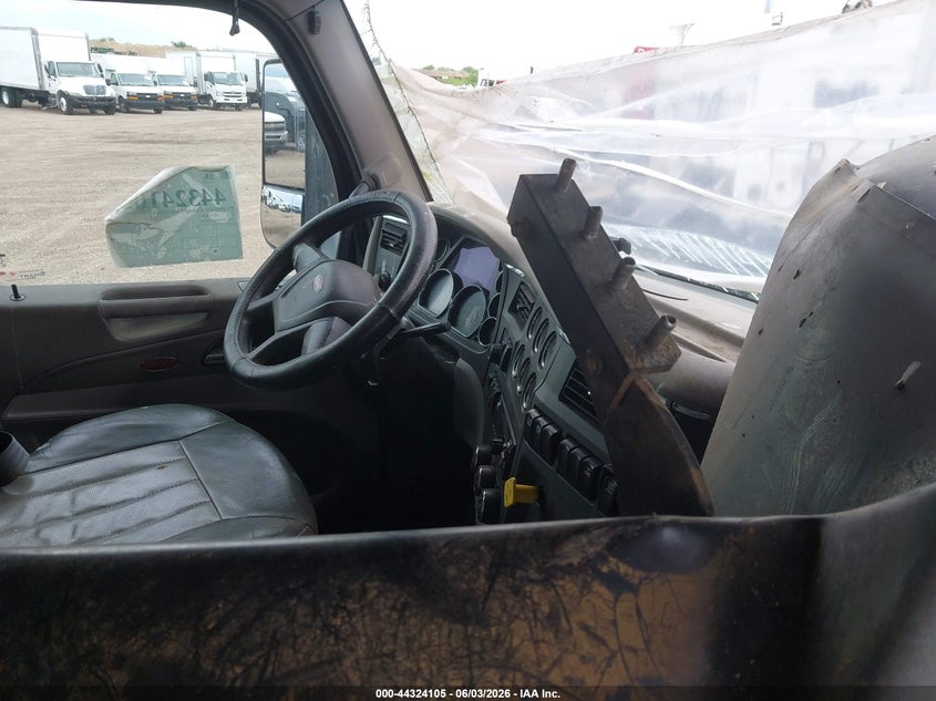2018 Peterbilt 579 VIN 1XPBDP9X5JD472063 IAAI salvage auction — ROLLOVER, Salvage (Colorado), sold $950 on 2026-07-08 (photo 7)