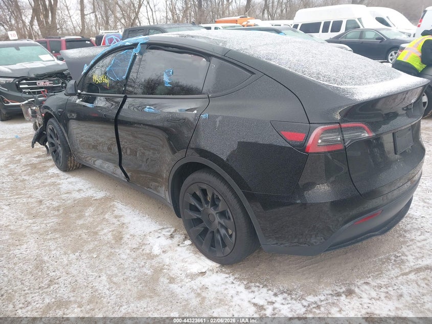 2024 Tesla Model y VIN 7SAYGDEE1RF204639 IAAI salvage auction — FRONT END, Clear (Illinois), sold $13,000 on 2026-07-16 (photo 3)