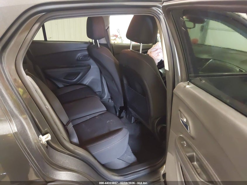2019 Chevrolet Trax VIN 3GNCJKSB8KL383333 IAAI salvage auction — FRONT END, Salvage Title, sold $2,050 on 2026-07-20 (photo 8)