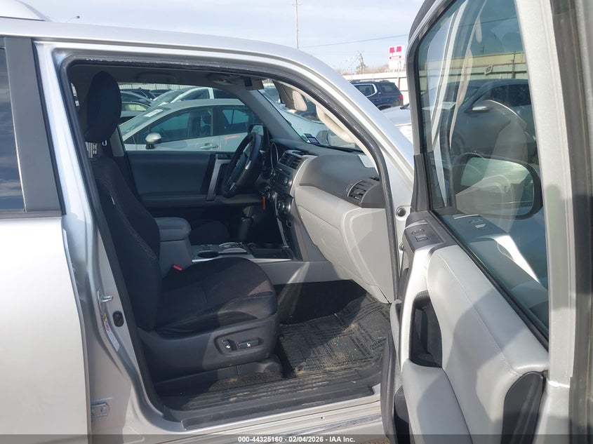 2013 Toyota 4runner VIN JTEZU5JR7D5057998 IAAI salvage auction — REAR END, Salvage Title, sold $6,400 on 2026-07-29 (photo 5)