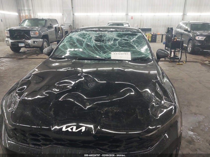 2025 Kia K5 VIN KNAG64J76S5392503 IAAI salvage auction — ROOF, Salvage Title, sold $5,900 on 2026-07-14 (photo 6)