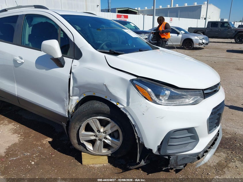 2021 Chevrolet Trax VIN KL7CJPSB6MB321730 IAAI salvage auction — RIGHT FRONT, Salvage (Texas), sold $1,875 on 2026-07-23 (photo 6)