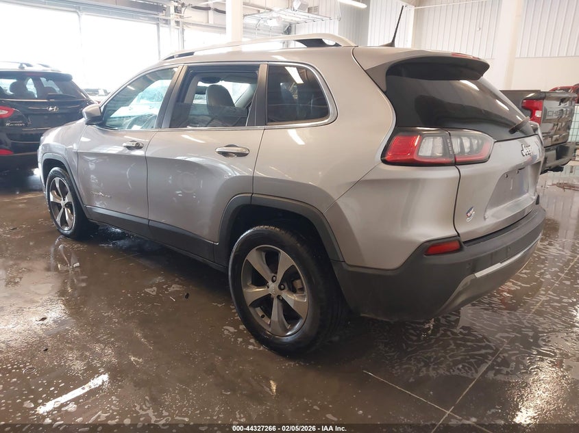 2019 Jeep Cherokee VIN 1C4PJLDB5KD111793 IAAI salvage auction — SIDE, Salvage Title, sold $2,900 on 2026-07-17 (photo 3)
