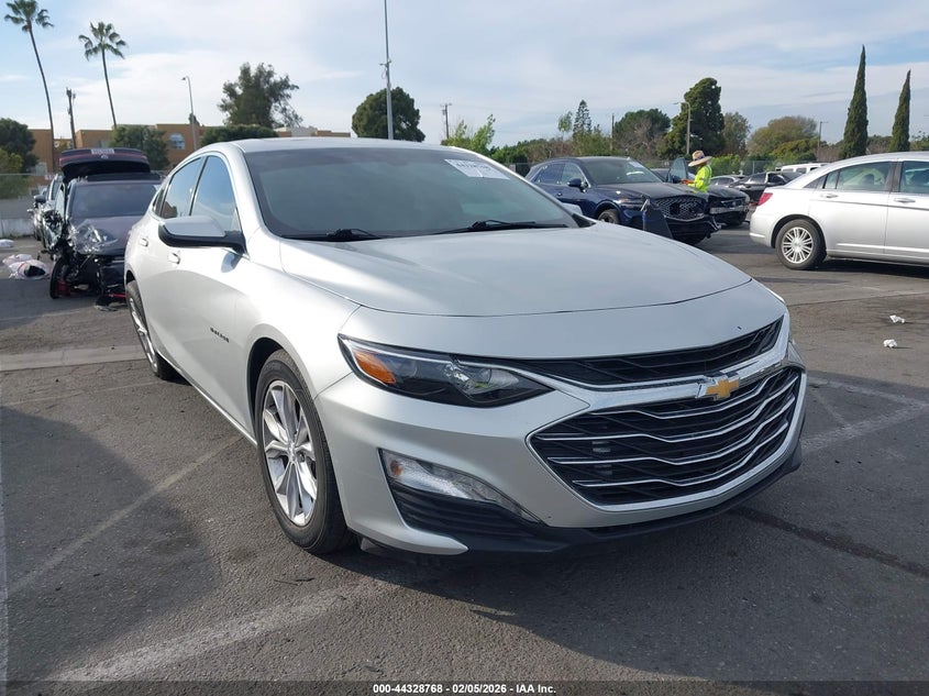 2019 Chevrolet Malibu VIN 1G1ZD5ST3KF104278 IAAI salvage auction — LEFT SIDE, Salvage Title, sold $1,700 on 2026-07-09 (photo 1)