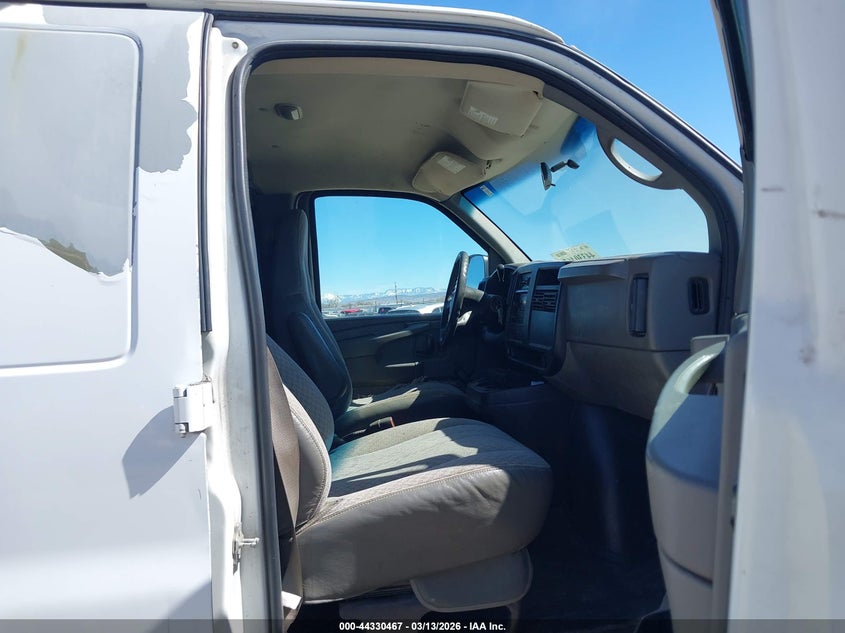 2007 Gmc Savana VIN 1GTFH15T671201630 IAAI salvage auction — RIGHT REAR, Clear (Colorado), sold $150 on 2026-07-22 (photo 5)