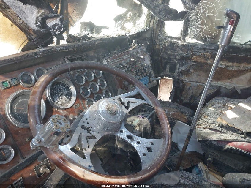 1999 Kenworth Construction VIN 1XKWD69X3XR821282 IAAI salvage auction — Burn Interior, Salvage (Colorado), sold $5,900 on 2026-08-26 (photo 5)