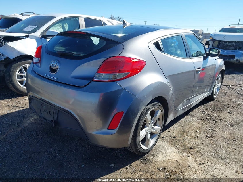 2014 Hyundai Veloster VIN KMHTC6AD8EU186522 IAAI salvage auction — RIGHT SIDE, Salvage (Oklahoma), sold $425 on 2026-07-28 (photo 4)