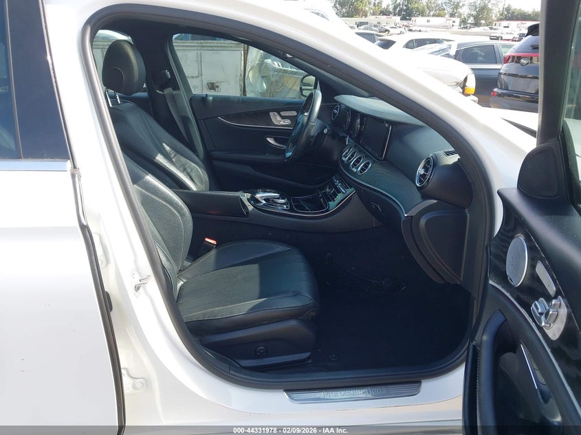 2017 Mercedes-benz E-klasse VIN WDDZF4JB0HA147962 IAAI salvage auction — UNKNOWN, Salvage (California), sold $8,000 on 2026-07-22 (photo 5)