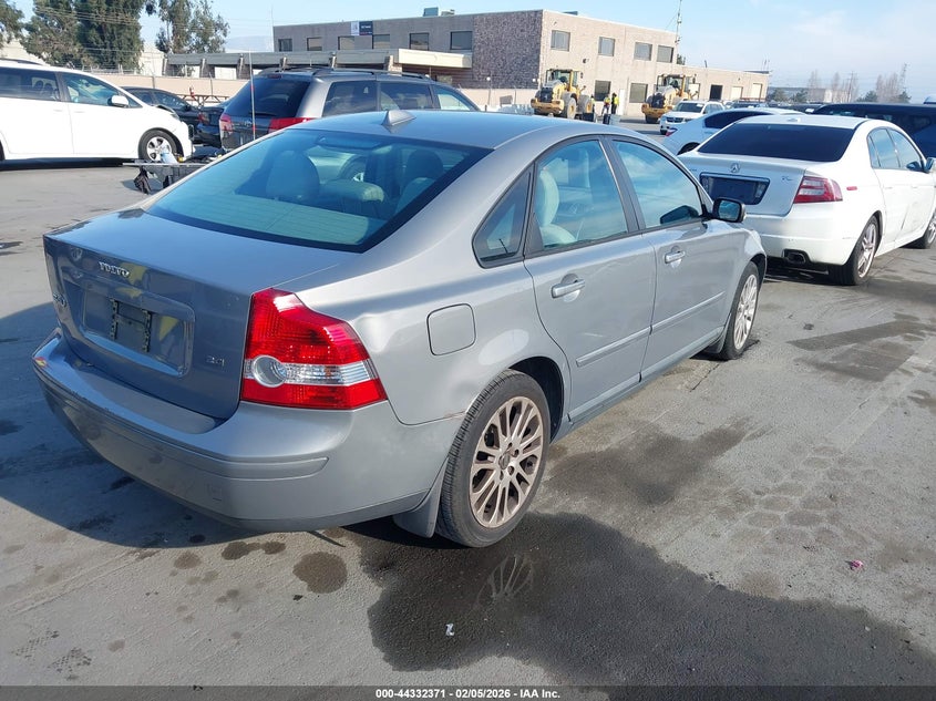 2006 Volvo S40 VIN YV1MS382462152700 IAAI salvage auction — SIDE, Salvage (California), sold $450 on 2026-07-11 (photo 4)