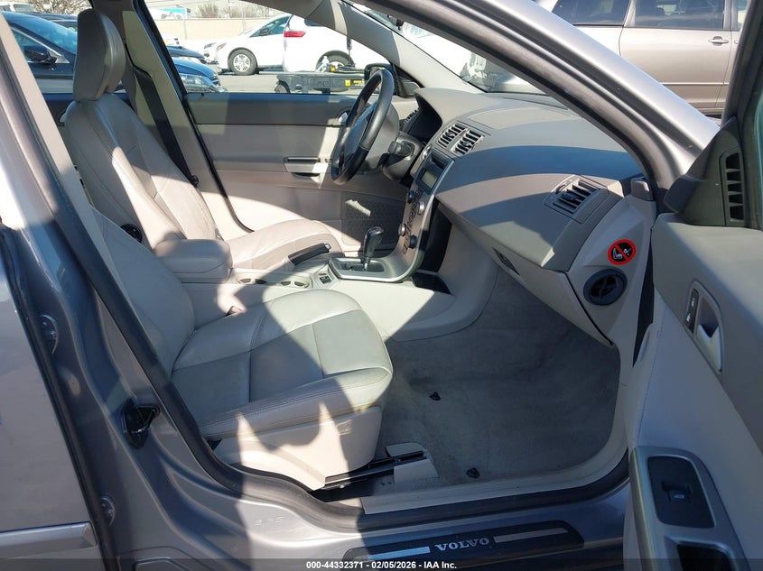 2006 Volvo S40 VIN YV1MS382462152700 IAAI salvage auction — SIDE, Salvage (California), sold $450 on 2026-07-11 (photo 5)