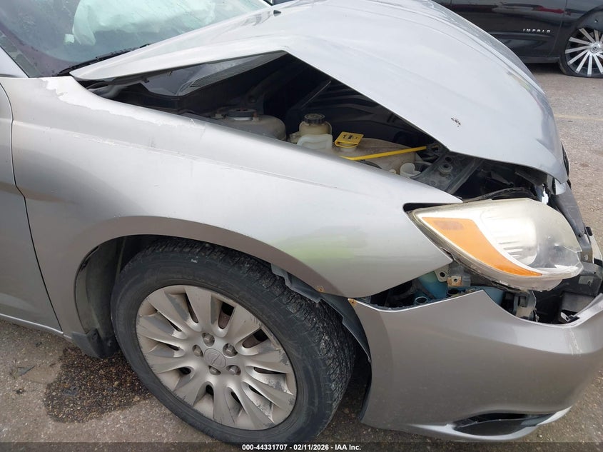 2014 Chrysler 200 VIN 1C3CCBAB0EN124624 IAAI salvage auction — FRONT END, Salvage Title, sold $500 on 2026-08-18 (photo 6)