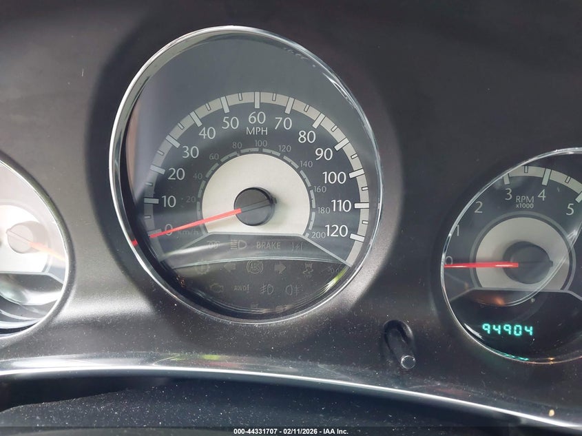 2014 Chrysler 200 VIN 1C3CCBAB0EN124624 IAAI salvage auction — FRONT END, Salvage Title, sold $500 on 2026-08-18 (photo 7)