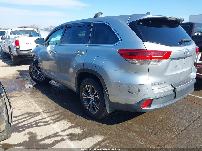 2017 Toyota Highlander VIN 5TDBZRFHXHS357730 IAAI salvage auction — FRONT END, Salvage (North Carolina), sold $2,950 on 2026-07-06 (photo 3)