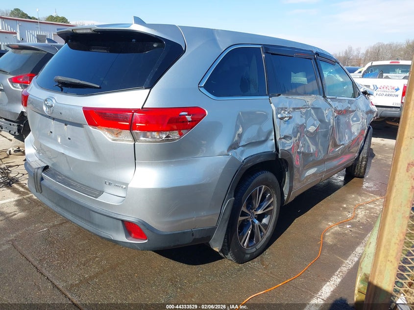 2017 Toyota Highlander VIN 5TDBZRFHXHS357730 IAAI salvage auction — FRONT END, Salvage (North Carolina), sold $2,950 on 2026-07-06 (photo 4)