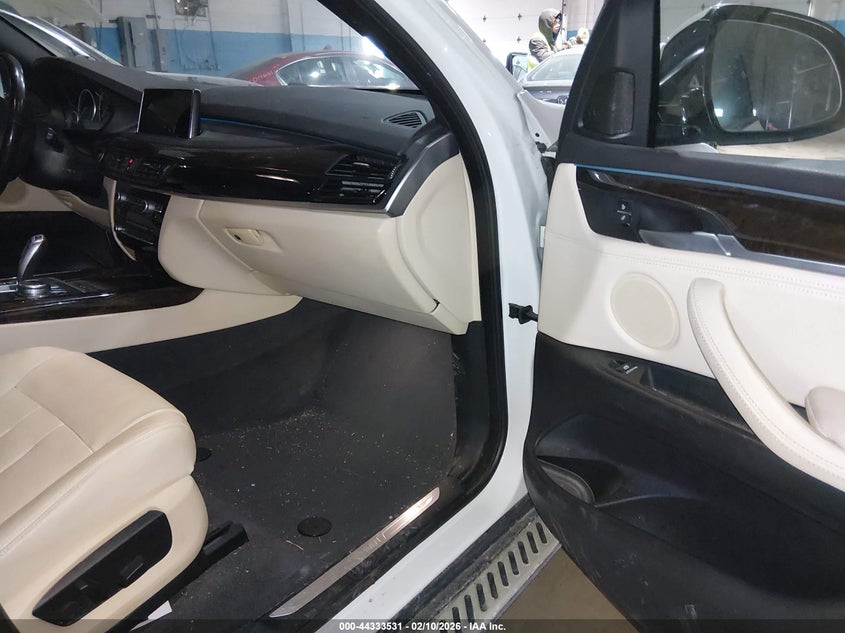 2017 BMW X5 VIN 5UXKR0C53H0V64953 IAAI salvage auction — REAR END, Salvage (New Jersey), sold $1,200 on 2026-07-29 (photo 5)