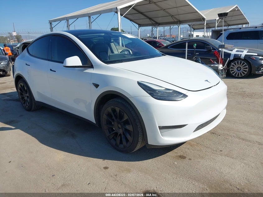2023 Tesla Model y VIN 7SAYGDEE0PF632473 IAAI salvage auction — REAR END, Salvage (California), sold $7,600 on 2026-07-30 (photo 1)