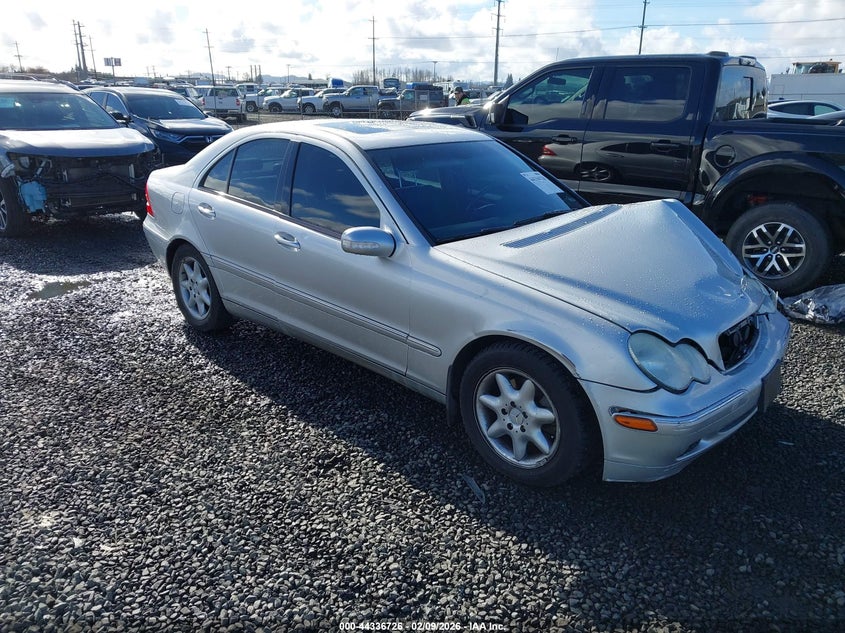 2004 Mercedes-benz C-klasse VIN WDBRF81J24F475713 IAAI salvage auction — FRONT END, Salvage (Oregon), sold $500 on 2026-08-03 (photo 1)