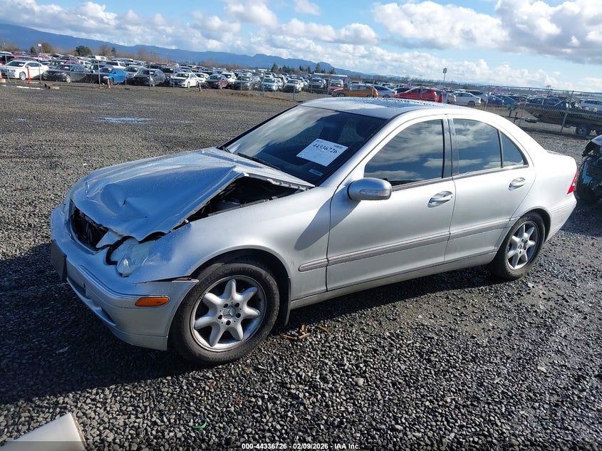 2004 Mercedes-benz C-klasse VIN WDBRF81J24F475713 IAAI salvage auction — FRONT END, Salvage (Oregon), sold $500 on 2026-08-03 (photo 2)