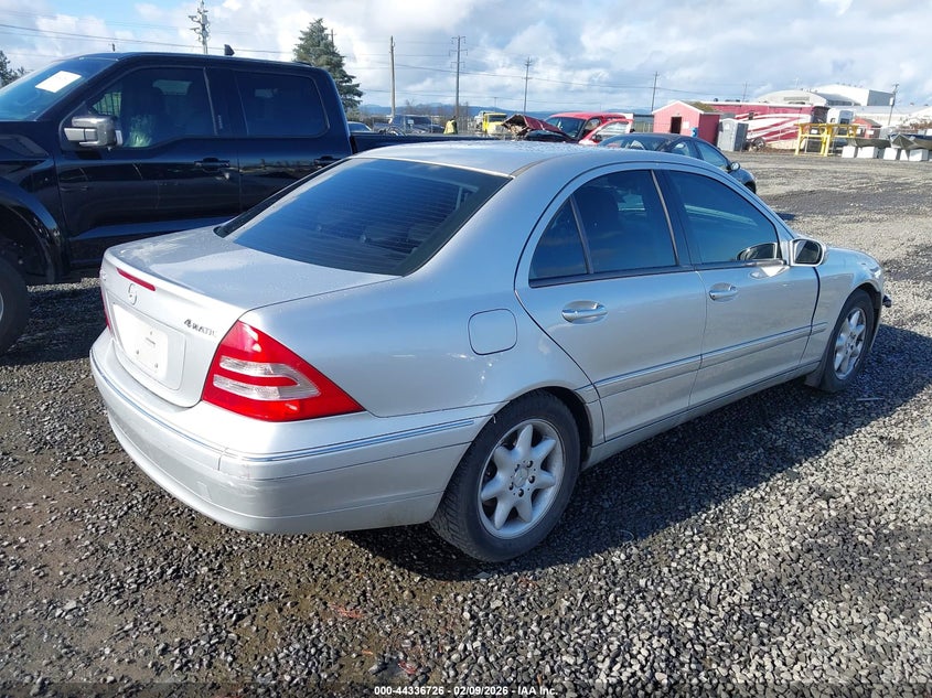 2004 Mercedes-benz C-klasse VIN WDBRF81J24F475713 IAAI salvage auction — FRONT END, Salvage (Oregon), sold $500 on 2026-08-03 (photo 4)