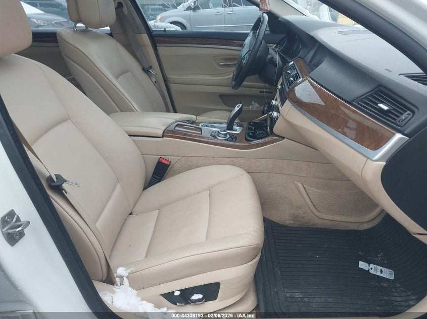 2013 BMW 5er VIN WBAFU7C54DDU67979 IAAI salvage auction — UNDERCARRIAGE, Salvage (Indiana), sold $925 on 2026-07-21 (photo 5)