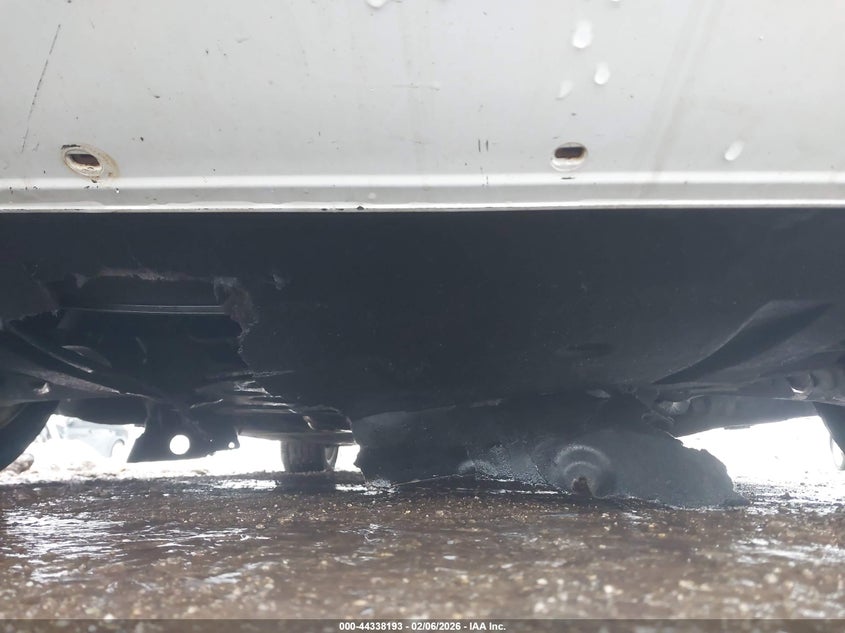 2013 BMW 5er VIN WBAFU7C54DDU67979 IAAI salvage auction — UNDERCARRIAGE, Salvage (Indiana), sold $925 on 2026-07-21 (photo 6)