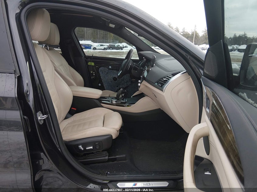 2019 BMW X4 VIN 5UXUJ5C52KLJ64126 IAAI salvage auction — LEFT SIDE, Salvage Title, sold $15,500 on 2026-08-22 (photo 5)