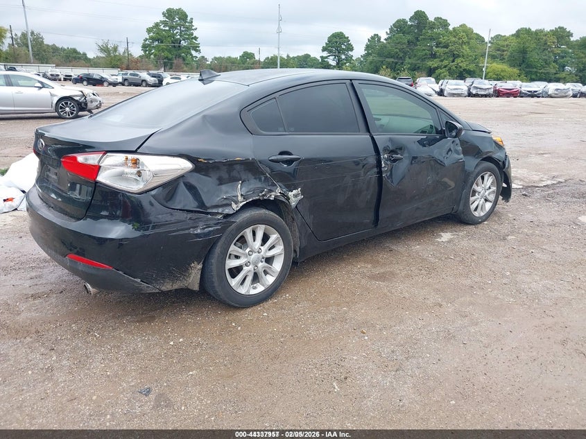 2015 Kia Forte VIN KNAFK4A64F5378961 IAAI salvage auction — RIGHT SIDE, Salvage Title, sold $350 on 2026-07-16 (photo 4)