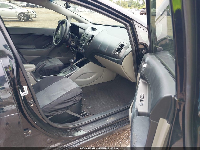 2015 Kia Forte VIN KNAFK4A64F5378961 IAAI salvage auction — RIGHT SIDE, Salvage Title, sold $350 on 2026-07-16 (photo 5)