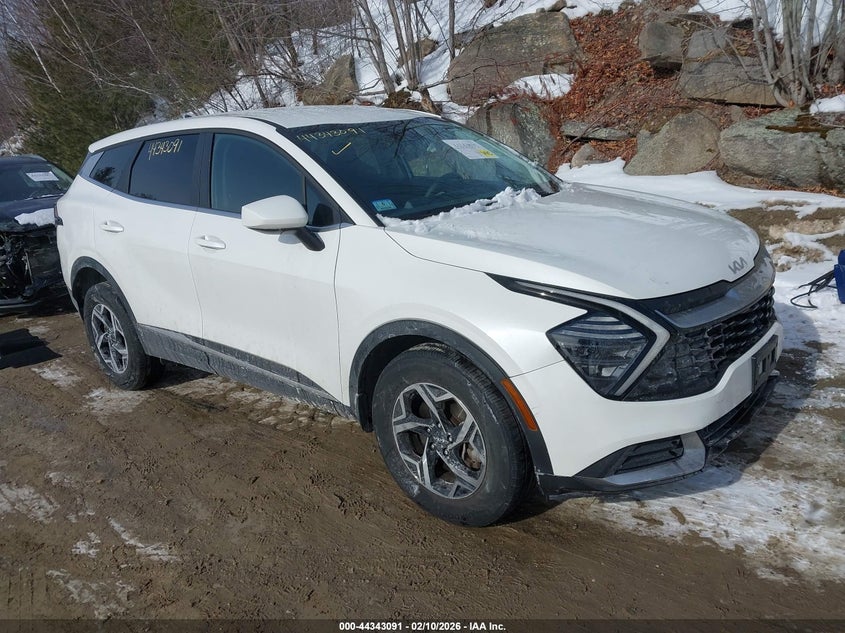 2024 Kia Sportage VIN KNDPUCDF2R7273531 IAAI salvage auction — LEFT FRONT, Salvage Title, sold $6,550 on 2026-07-28 (photo 1)