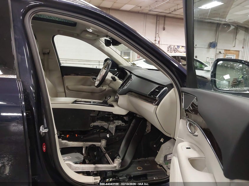2017 Volvo Xc90 VIN YV4A22PK5H1106433 IAAI salvage auction — FRESH WATER, Salvage (Maine), sold $6,500 on 2026-07-06 (photo 5)